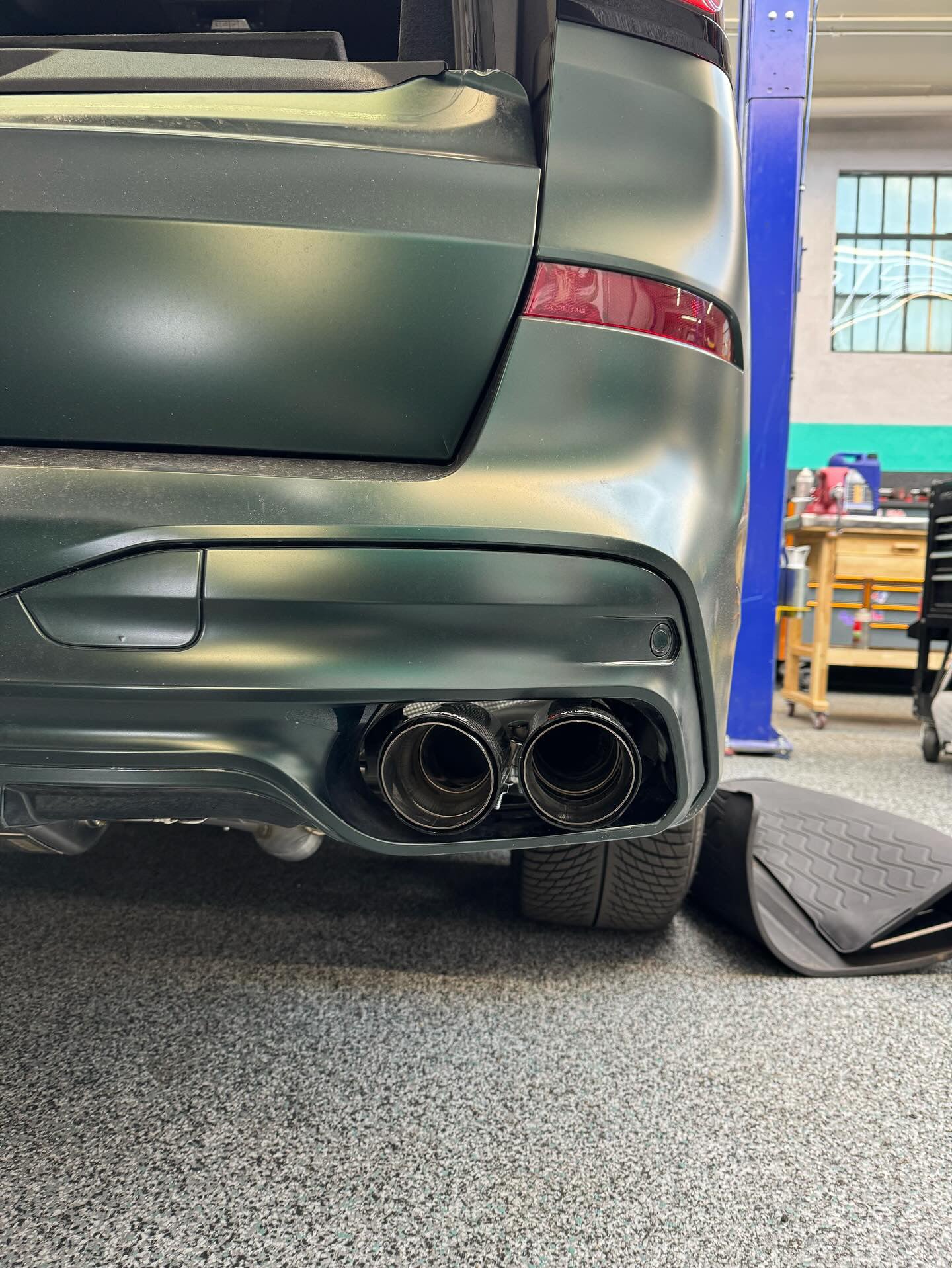 BMW Alpina XB7 / X7 M50i Valved Sport Exhaust System